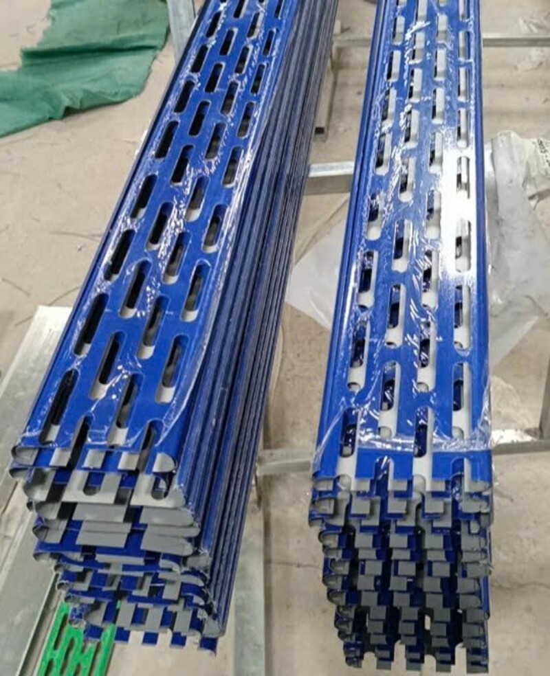 thi công lam tôn C84 đục lỗ