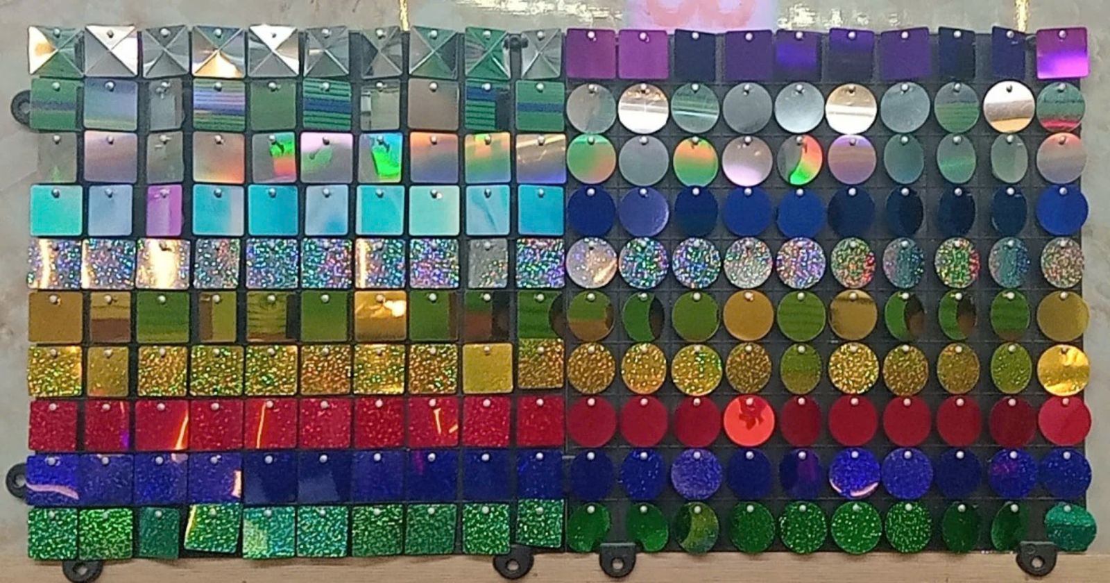 lắp đặt tấm sequin màu sắc đa dạng